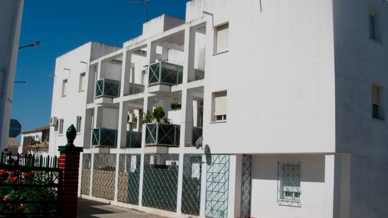 La Junta de Andalucía mejora la eficiencia energética en viviendas públicas de alquiler