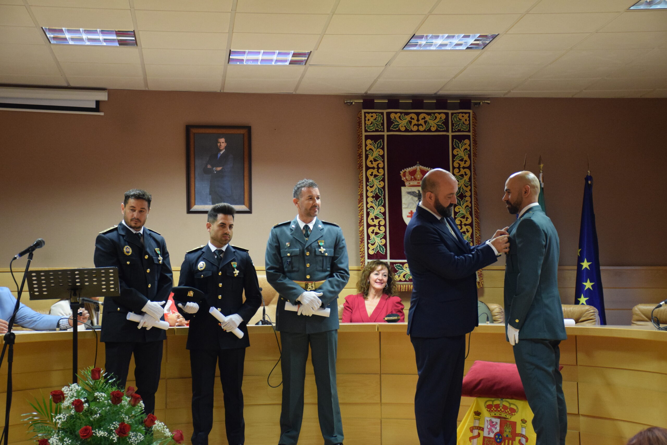 Reconocimiento a la labor de cuatro agentes de Policía Local y Guardia ...